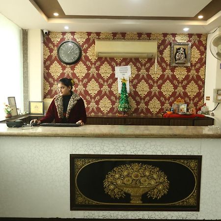 24 Hotel & Resort Agra  Eksteriør billede