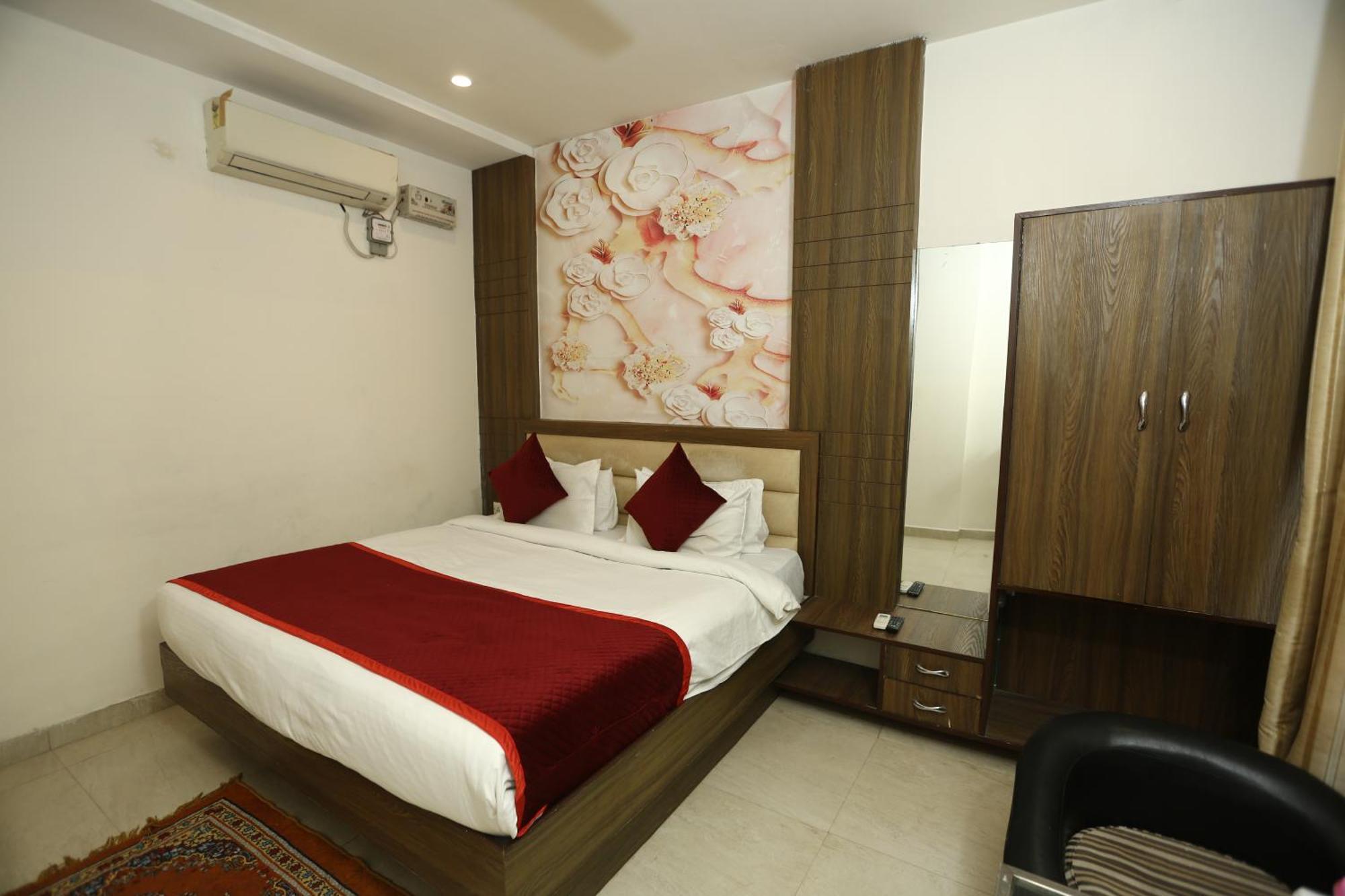 24 Hotel & Resort Agra  Eksteriør billede