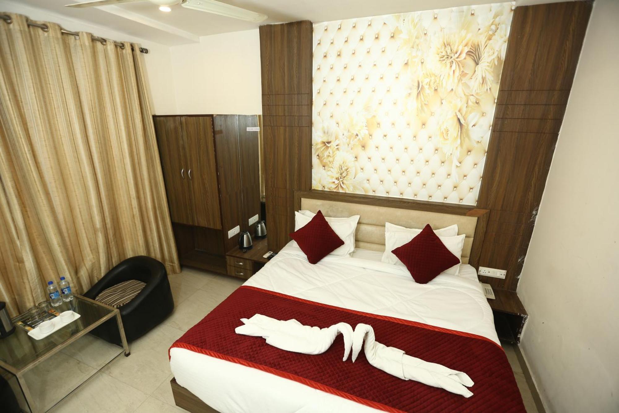 24 Hotel & Resort Agra  Eksteriør billede