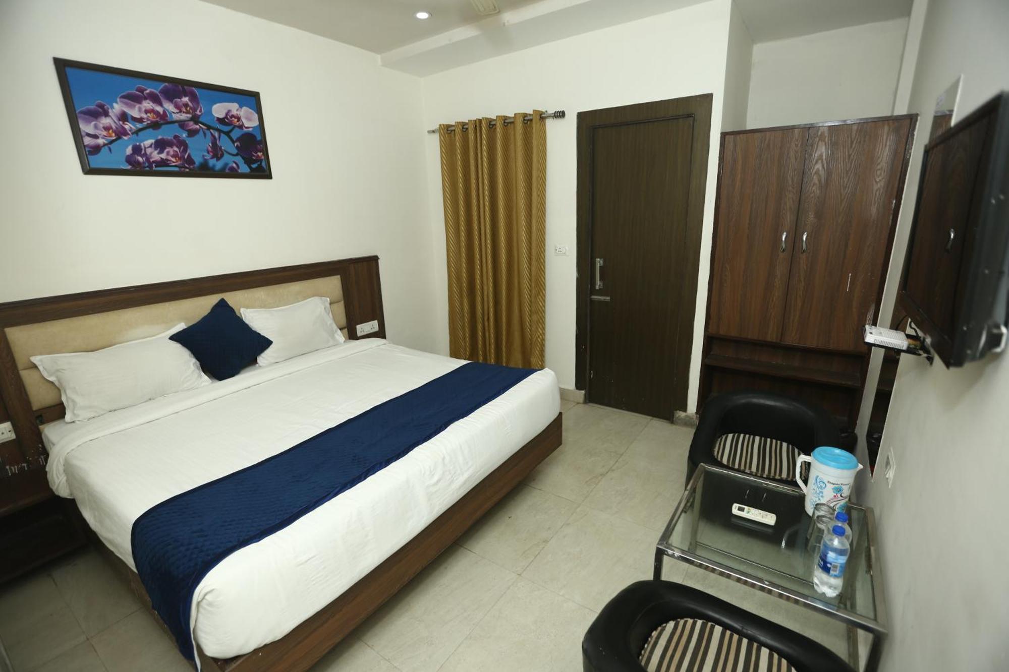 24 Hotel & Resort Agra  Eksteriør billede