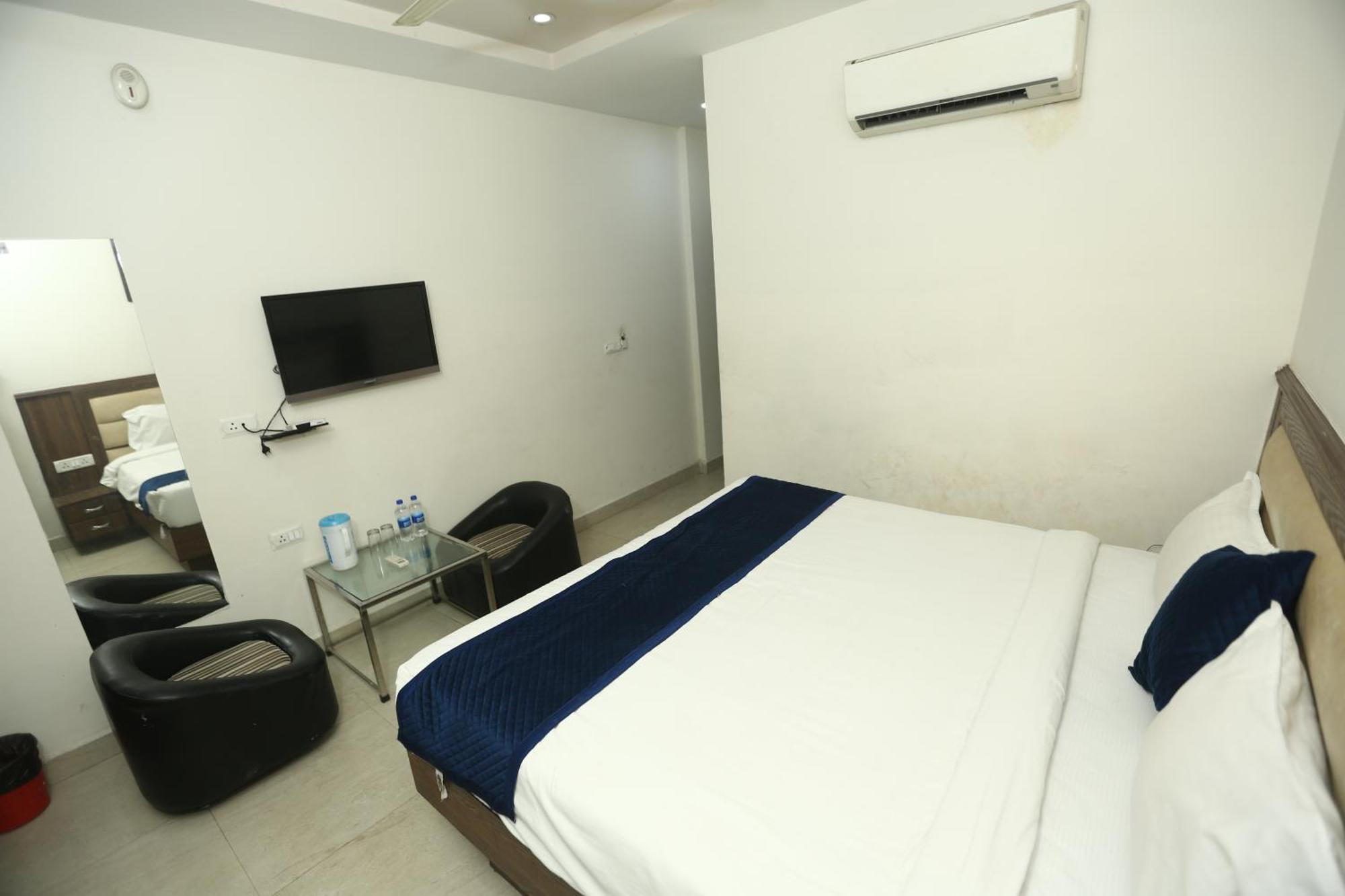 24 Hotel & Resort Agra  Eksteriør billede